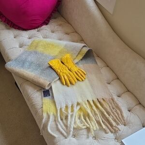 NWOT Yellow Gloves and Plaid Scarf Set